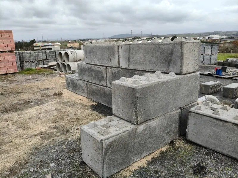 Geçmeli Beton bloklar