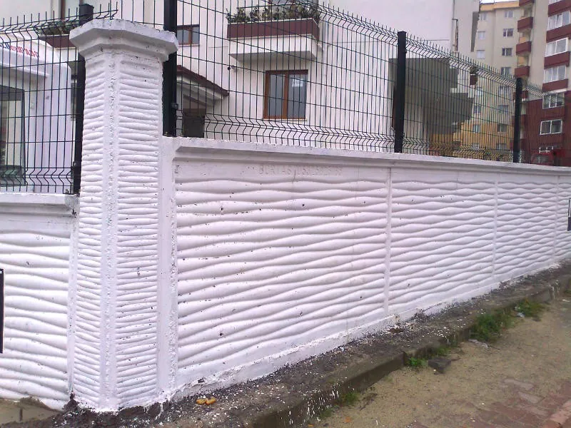 Dalga Desenli Beton Duvar